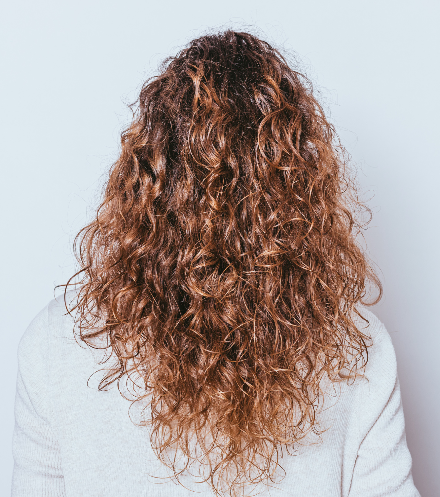 loose-curly-wig-style-for-moms-everyday-soft-look