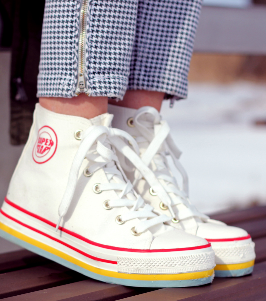 mom-casual-shoes-sneakers-slip-ons-flat-sandals-arrangement