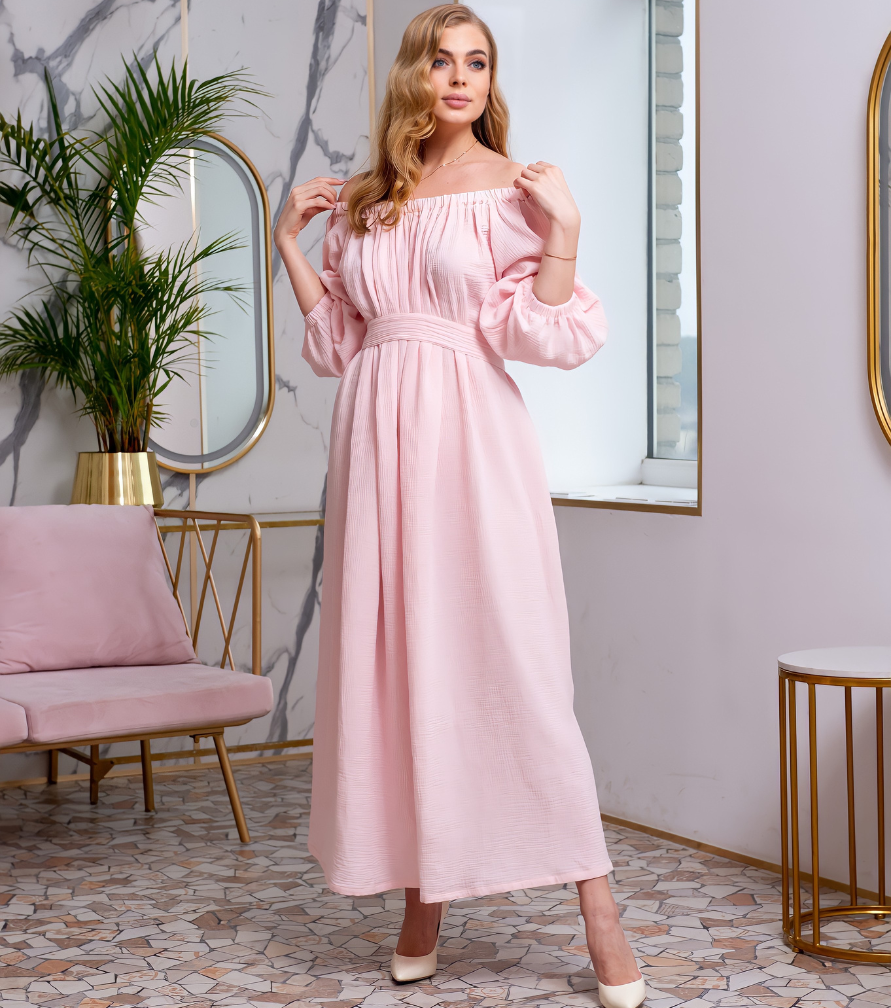 midi-dress-graduation-outfit-ideas-for-moms-elegant-comfortable-style
