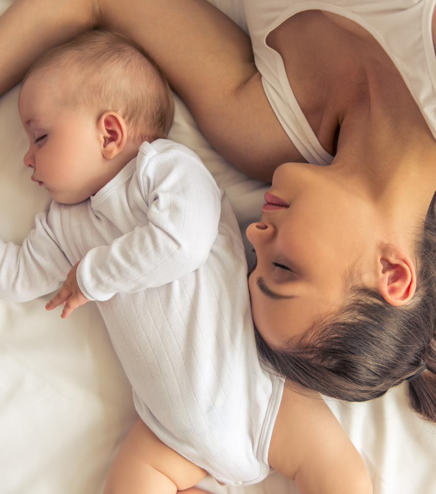 newborn-baby-routine-mother-holding-newborn-baby-moment