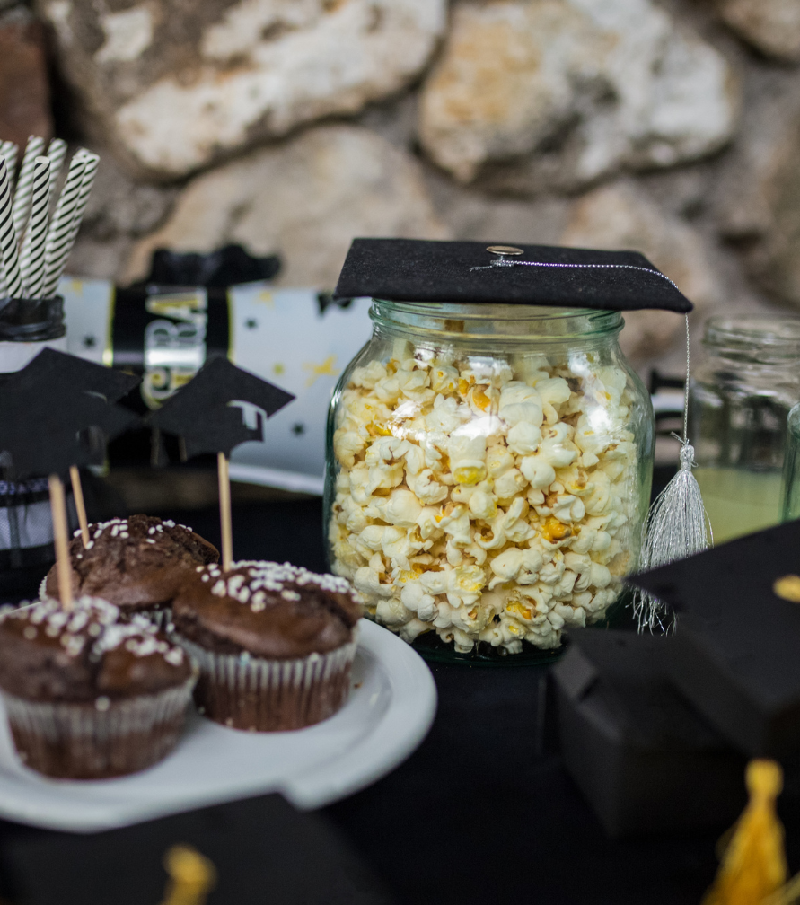 simple-graduation-party-food-table-setup