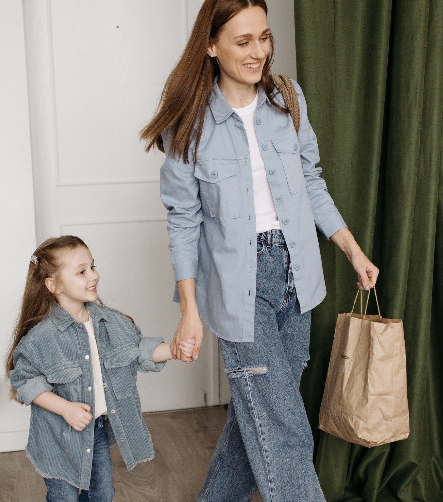 small-style-details-for-effortless-mom-outfits