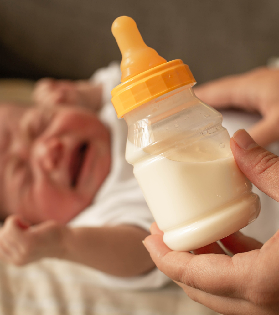 does-cluster-feeding-mean-low-milk-supply-newborn-feeding