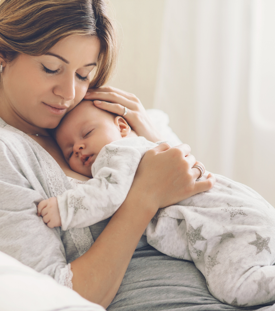 when-baby-cluster-feeding-starts-to-improve-newborn-sleep