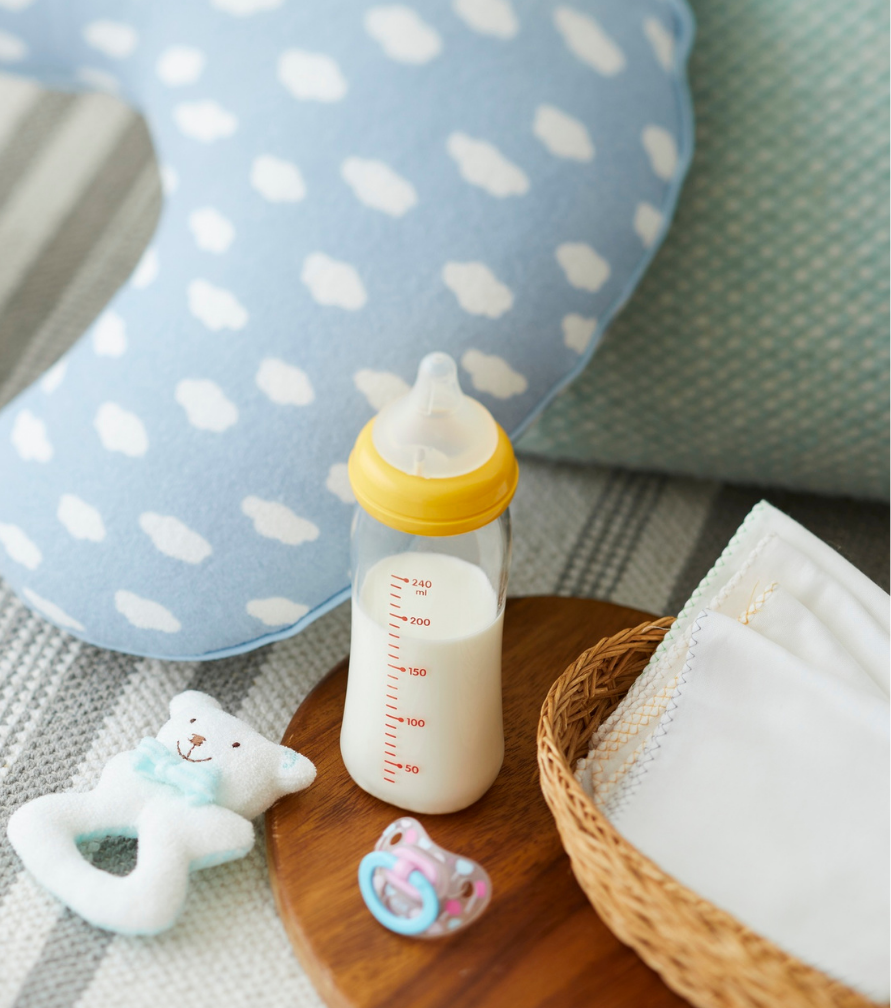 when-baby-cluster-feeding-starts-to-improve-newborn-sleep