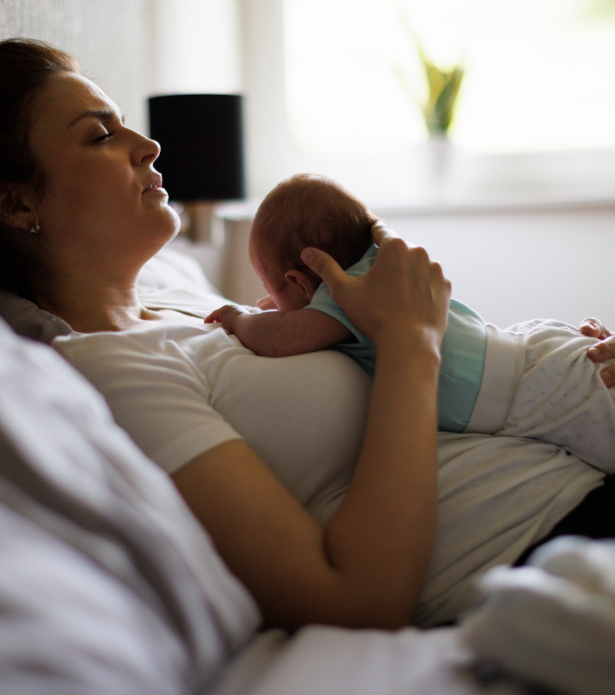 real-mom-experience-with-baby-cluster-feeding-at-night