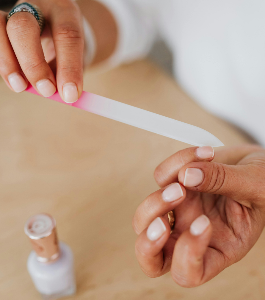 ow-to-apply-simple-nails-at-home-step-by-step-nail-routine