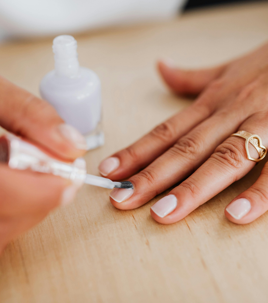 ow-to-apply-simple-nails-at-home-step-by-step-nail-routine