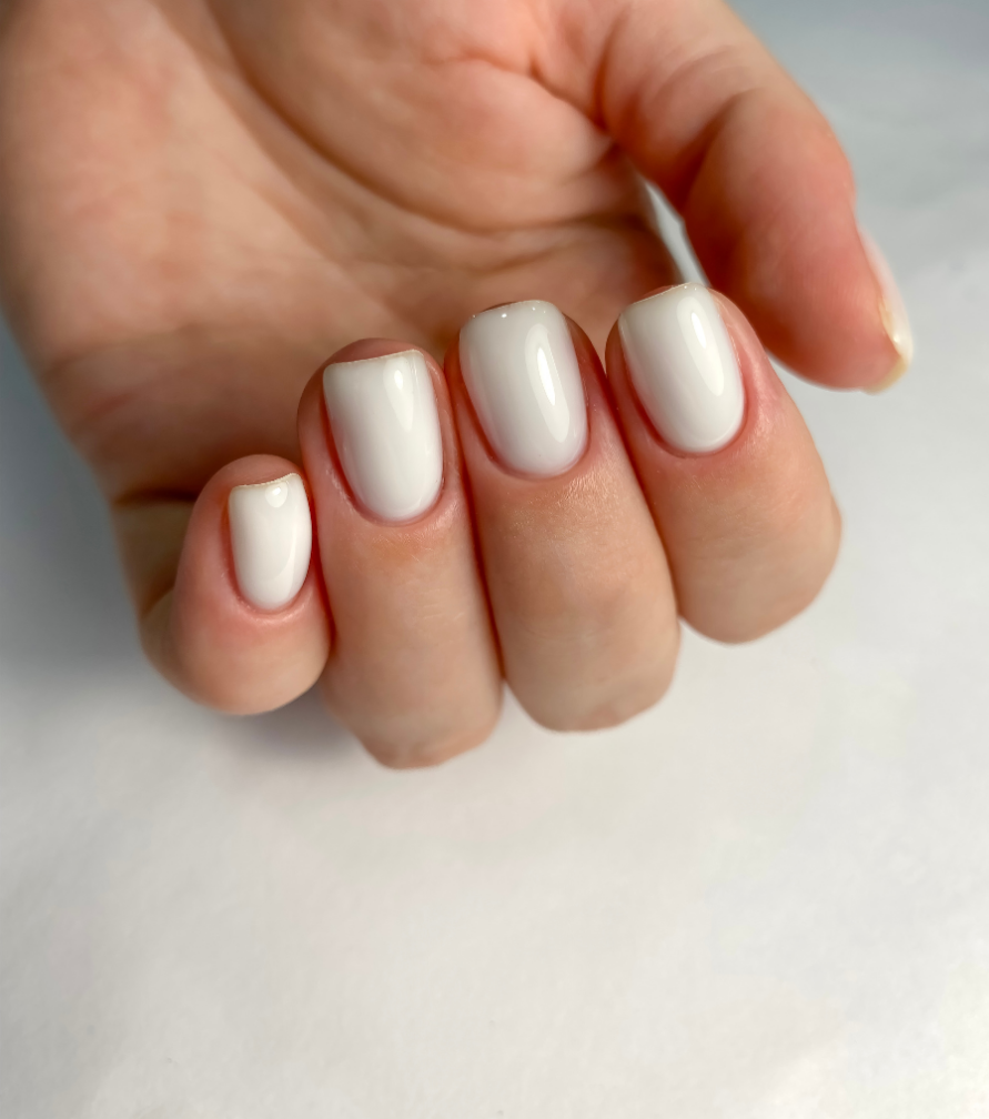 ow-to-apply-simple-nails-at-home-step-by-step-nail-routine