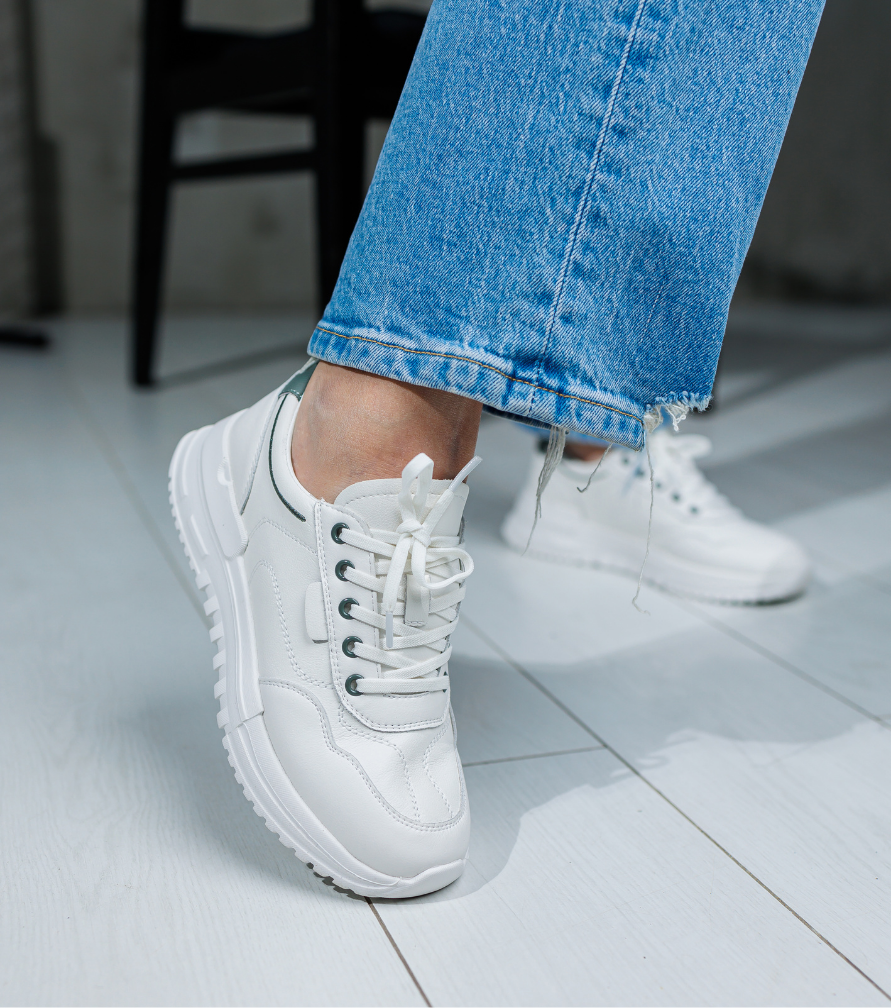 Cool Mom Outfit Ideas That Look Effortless