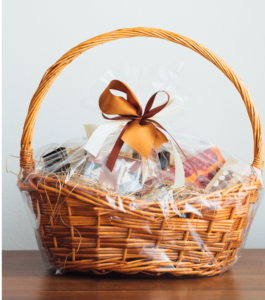 mom-baby-basket-shower-gift