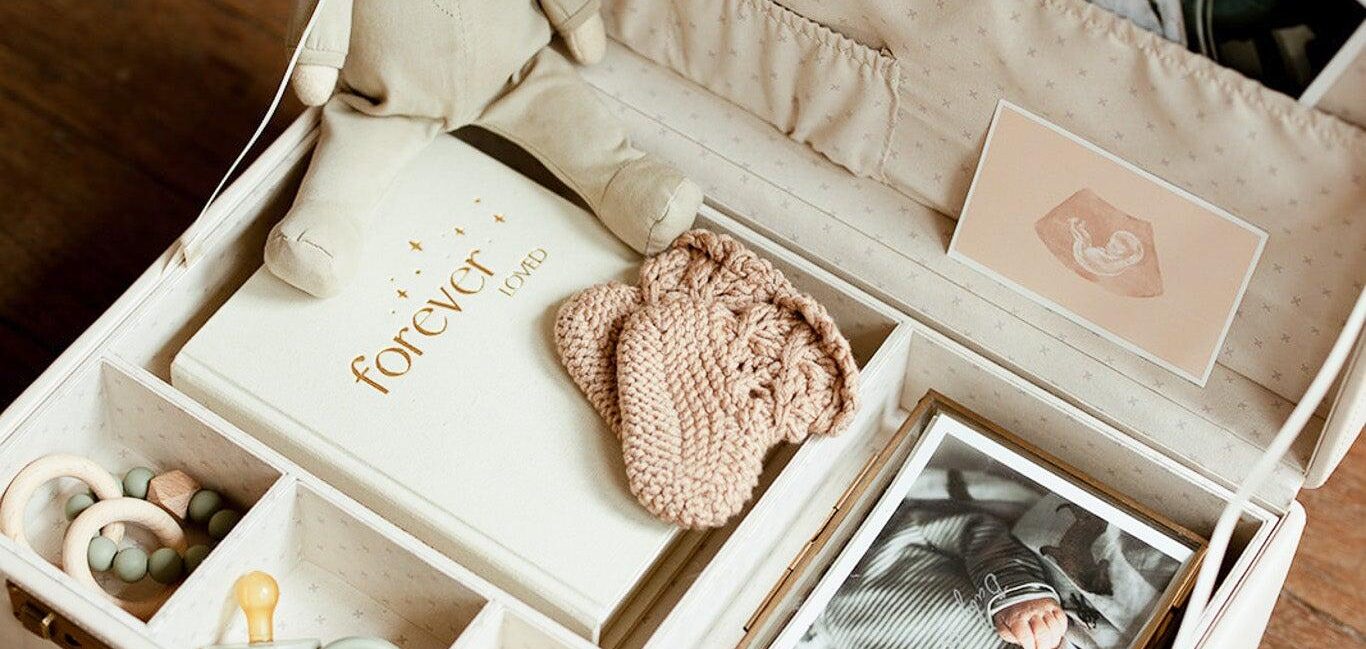 Baby-Keepsake-Box-Ideas:-18-Precious-Memories