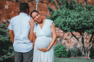 MATERNITY-SHOT-PHOT0-FOR-PTRGNANACY-ANNOUCEMENT