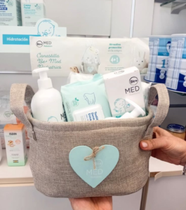 sofa-nesting-basket-with-newborn-essentials