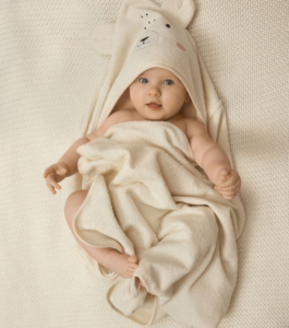 hooded-bath-towel-for-baby-shower-gift-for-girl