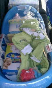 Baby-Bathtub-Gift-Basket-Ideas-for-a-Baby-Shower