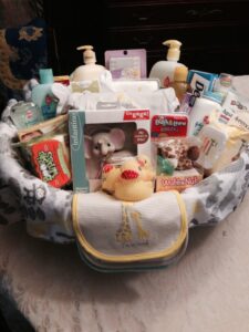 Baby-Bathtub-Gift-Basket-Ideas-for-a-Baby-Shower